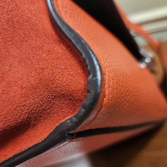 Auth Celine Medium Calfskin Trapeze Shoulder Handbag - Picture 7 of 16